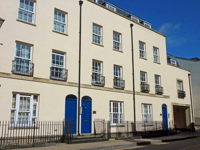 2 Bedroom Flat To Rent In Town Centre, GL50