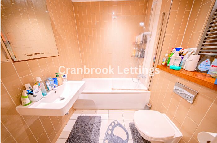 1 Bedroom Flat For Sale In Ropeworks, IG11