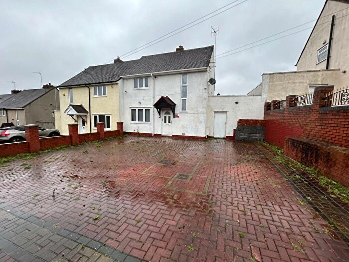 3 Bedroom House To Rent In Highbridge Road, Dudley, West Midlands, DY2