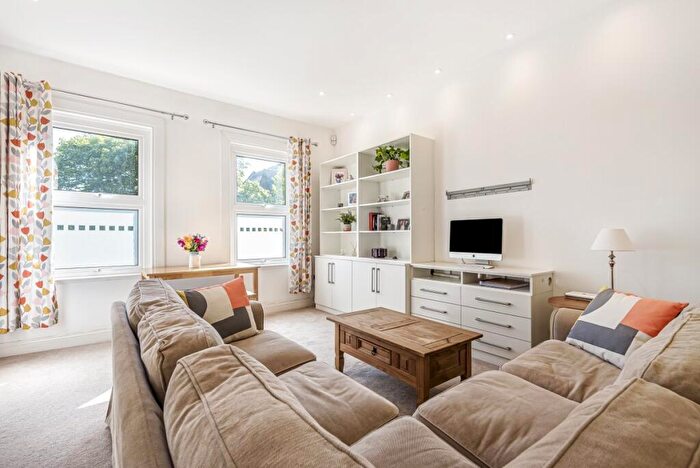 2 Bedroom Flat To Rent In Lordship Lane, London, SE22