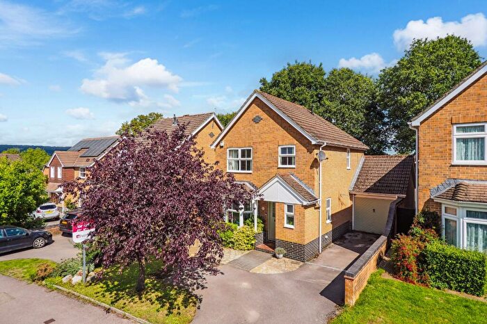 3 Bedroom Detached House For Sale In Kennet Road, Petersfield, Hampshire, GU31