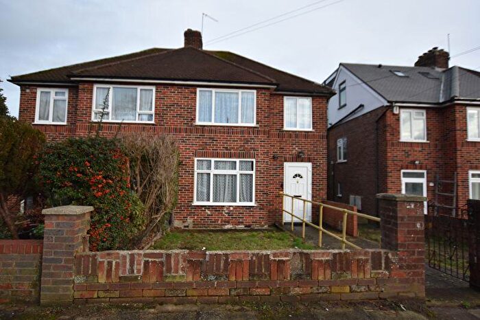 3 Bedroom Semi Detached House For Sale In Broadfields, Harrow, HA2