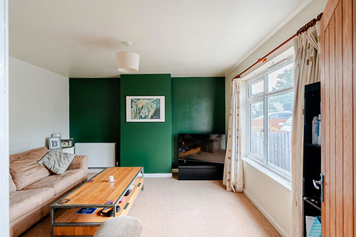 3 Bedroom Semi Detached House For Sale In Bishopthorpe Road, Manor Farm. Bristol, BS10