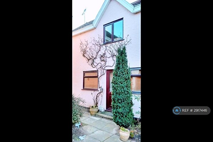 3 Bedroom Semi-Detached House To Rent In Damocles Court, Norwich, NR2