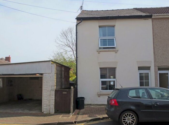 2 Bedroom House To Rent In Wesley Street, SN1