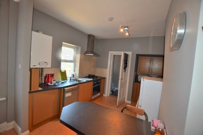2 Bedroom Flat To Rent In Devonshire Place, Jesmond, Jesmond, Tyne And Wear, NE2