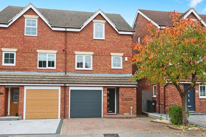 4 Bedroom Semi-detached House For Sale In St. Matthews Close, Renishaw, Sheffield, S21