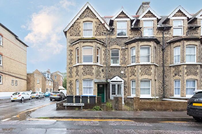 1 Bedroom Flat For Sale In Ethelbert Terrace, Westgate-On-Sea, Kent, CT8
