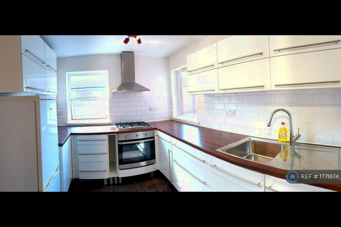 1 Bedroom Maisonette To Rent In Albany Close, London, N15