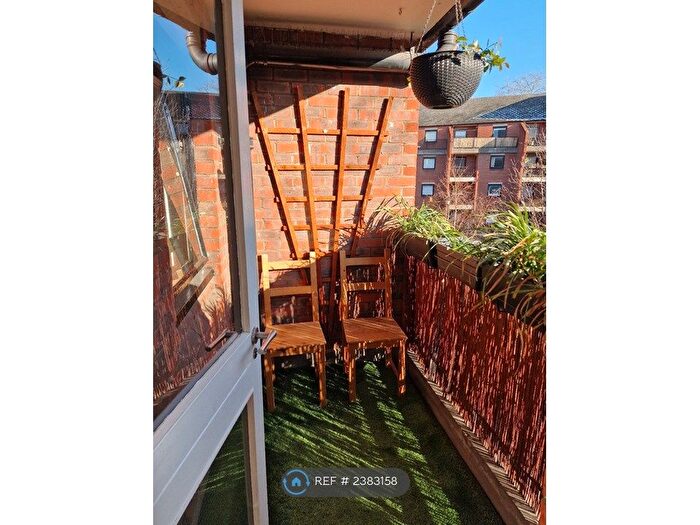 1 Bedroom Flat To Rent In Cooper Close, London, SE1