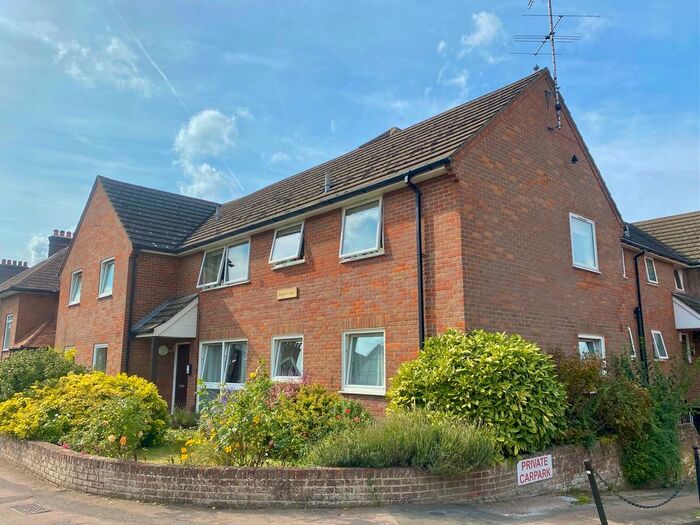 2 Bedroom Flat To Rent In Western Road, Tring, HP23