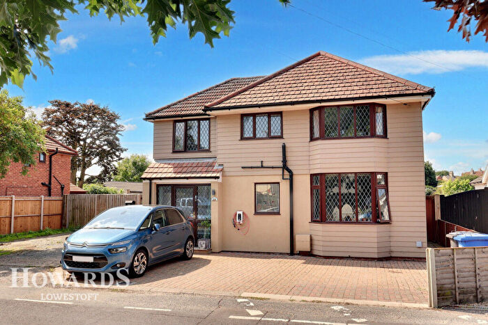 4 Bedroom Detached House For Sale In Church Road, Kessingland, NR33