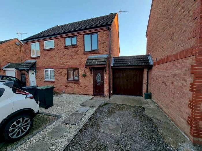 2 Bedroom Semi-Detached House To Rent In Bradfield Close, Rushden, Northamptonshire. NN10