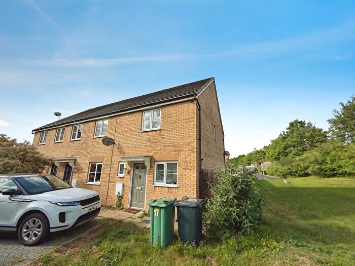 2 Bedroom End Of Terrace House To Rent In Flinders Drive, Hempsted, Peterborough, PE7