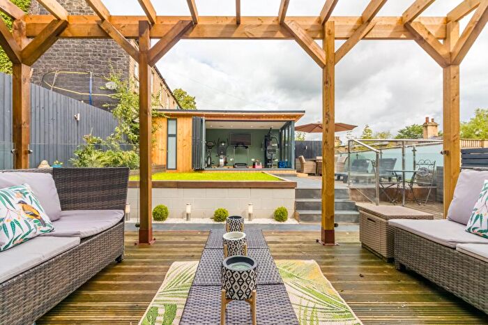 5 Bedroom Detached House For Sale In Old Turnpike, Honley, Holmfirth, HD9