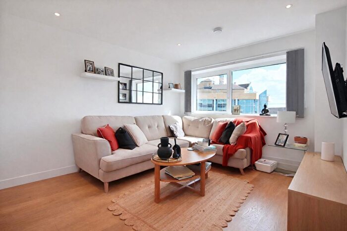 1 Bedroom Flat For Sale In Elstree House, Elstree Way, Borehamwood, WD6