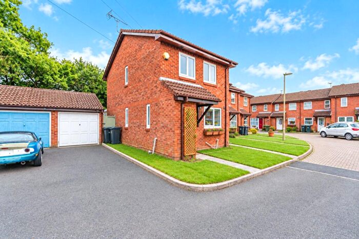 3 Bedroom End Of Terrace House For Sale In Ashwood Gardens, West Totton, Southampton, Hampshire, SO40
