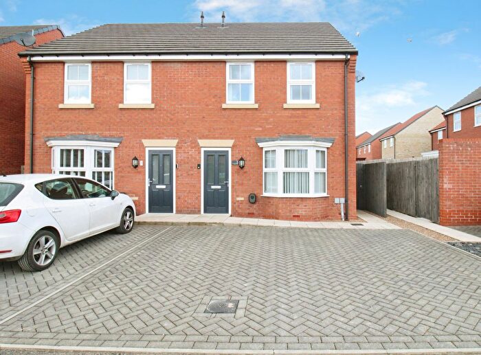 3 Bedroom Semi Detached House For Sale In Allerton Way, Immingham, DN40
