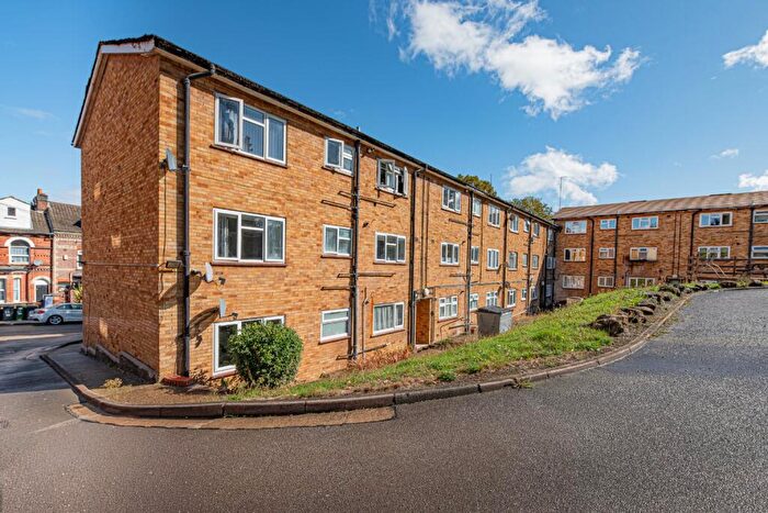 2 Bedroom Flat For Sale In Stockwood Court, Stockwood Crescent, Luton, Bedfordshire, LU1