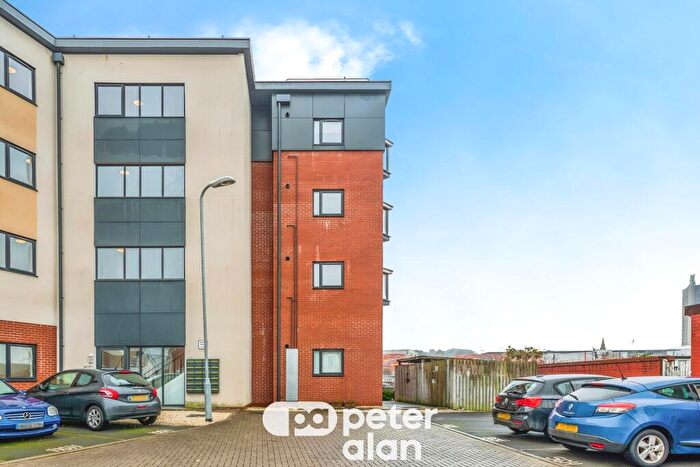 2 Bedroom Flat To Rent In Amber Close, Newport, NP19