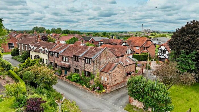 4 Bedroom Barn Conversion For Sale In North End, South Ferriby, Barton-upon-Humber, DN18