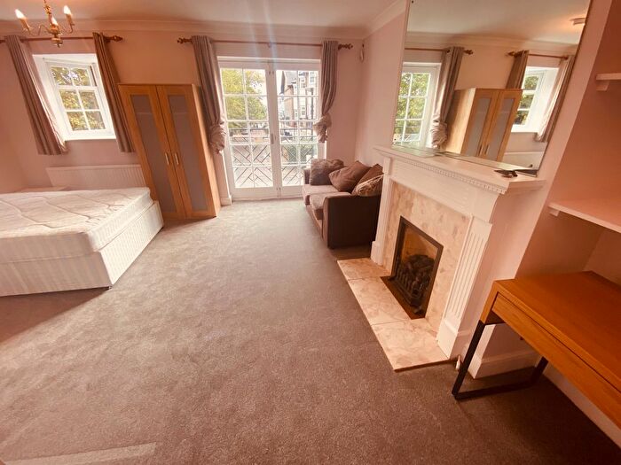 5 Bedroom Semi-Detached House To Rent In Cornwallis Square, Archway, N19