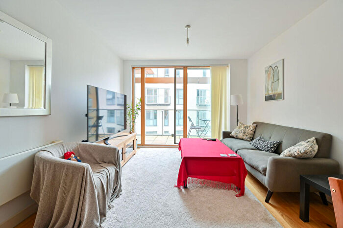 2 Bedroom Flat For Sale In Crampton Street, London, , Elephant And Castle, London, SE17