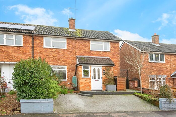 3 Bedroom End Terrace House For Sale In The Paddocks, Stevenage, SG2
