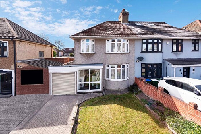 4 Bedroom Semi Detached House For Sale In Brampton Road, Bexleyheath, DA7