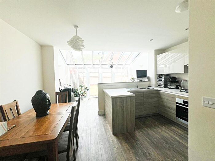 3 Bedroom Terraced House To Rent In Five Oaks Lane, Chigwell, IG7