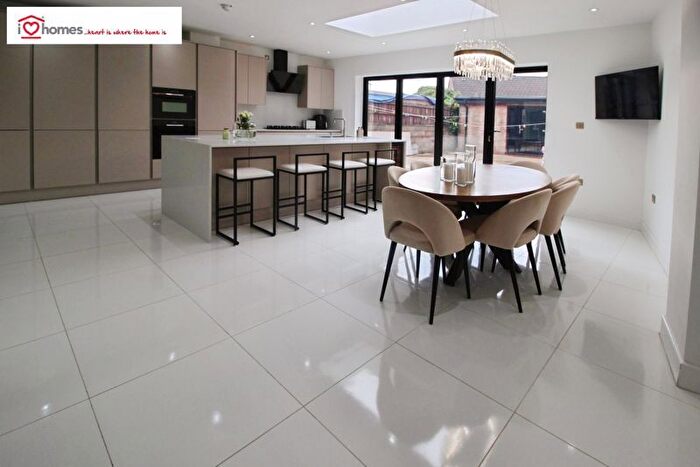 5 Bedroom Semi-Detached House For Sale In Ida Road, Walsall, WS2