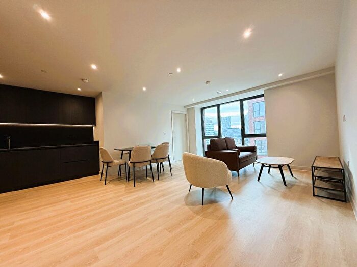 2 Bedroom Flat To Rent In Waterhouse Gardens, Dutton Street, Manchester, M3