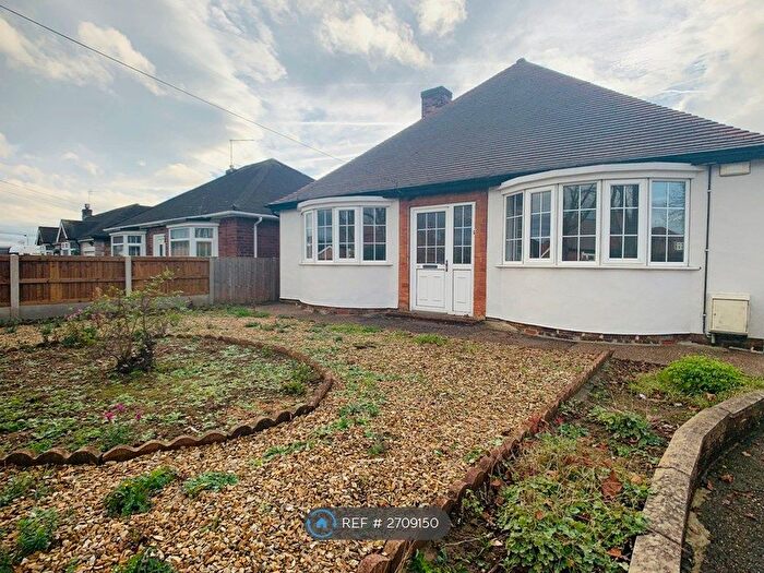 3 Bedroom Bungalow To Rent In Stonehill Rise, Doncaster, DN5