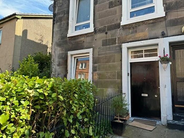 2 Bedroom Flat To Rent In Pitt Street, Edinburgh, EH6
