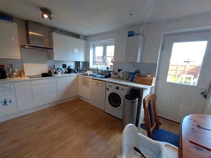 2 Bedroom End Of Terrace House To Rent In Sindlesham, Berkshire, RG41