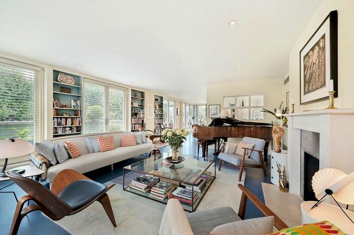 2 Bedroom Flat To Rent In Belgravia Mansions, Holbein Place, London, SW1W