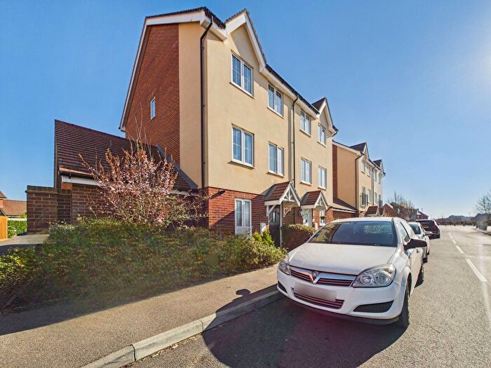 3 Bedroom Town House To Rent In Cornfield Way, Worthing, BN13