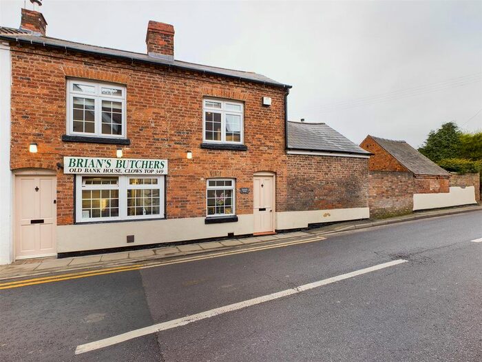 3 Bedroom End Of Terrace House For Sale In Clows Top, Kidderminster, DY14