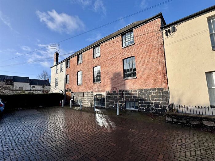 2 Bedroom Flat To Rent In The Back, Chepstow, NP16