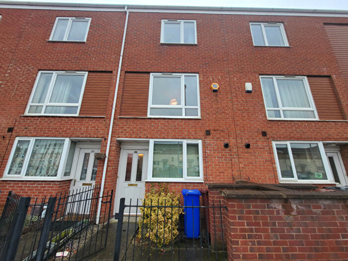 4 Bedroom Town House For Sale In Devenshire Street, Grove Village, Manchester, M13