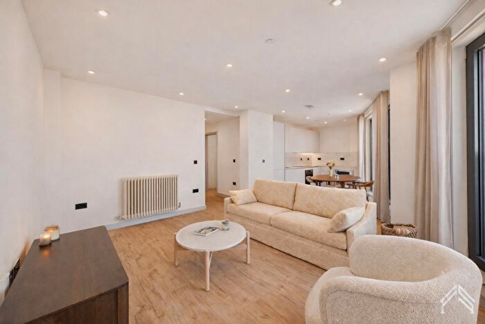 2 Bedroom Apartment To Rent In The Eades, Selborne Road London, E17