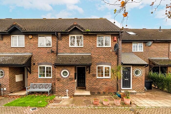 3 Bedroom Terraced House For Sale In Maple Leaf Square, Canada Water, SE16