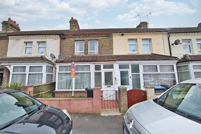 3 Bedroom Terraced House For Sale In Leighton Road, Dover, Kent, CT16