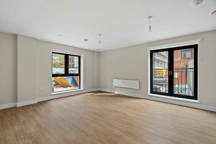 2 Bedroom Apartment To Rent In Weavers Yard Newbury, RG14