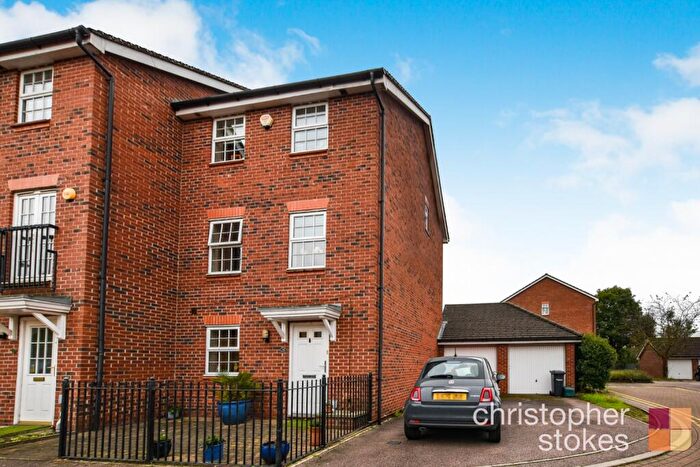 3 Bedroom Town House To Rent In Glen Luce, Turners Hill, Cheshunt, Waltham Cross, Hertfordshire, EN8