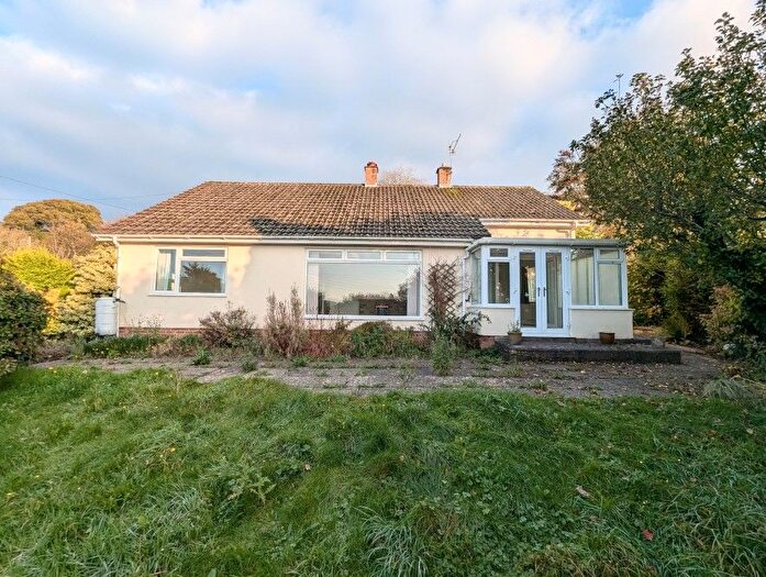 3 Bedroom Bungalow For Sale In Oakridge Close, Winscombe, Somerset, BS25