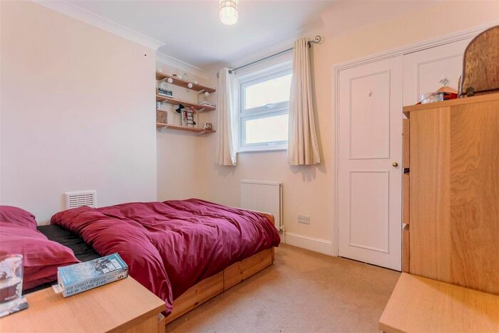 1 Bedroom Flat To Rent In Hillfield Avenue, London, N8