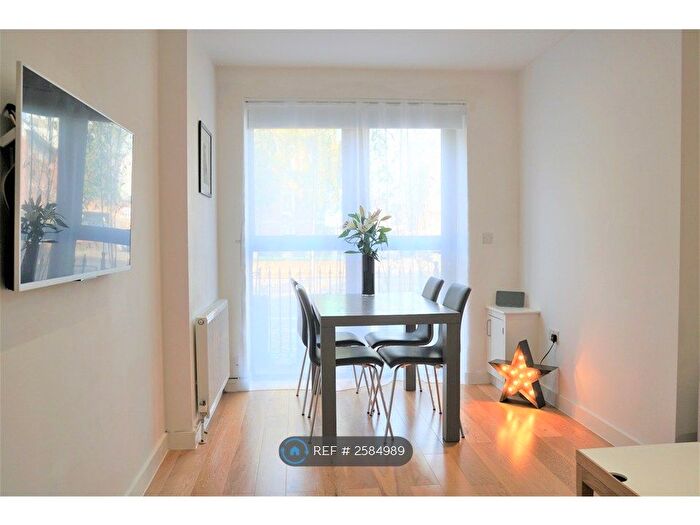 1 Bedroom Flat To Rent In Larkhall Lane, London, SW4