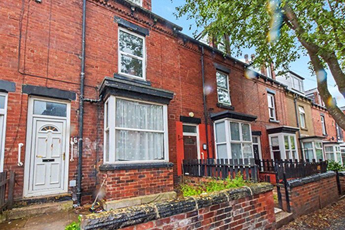 4 Bedroom Terraced House For Sale In Athlone Terrace, Leeds, West Yorkshire, LS12
