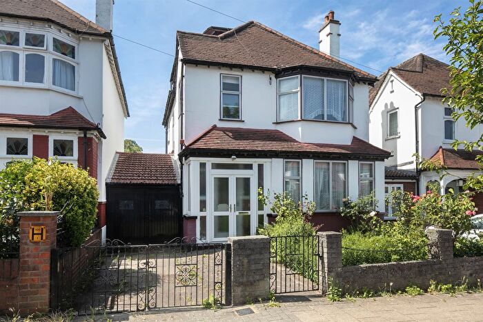 5 Bedroom Detached House For Sale In Sunset Road, Camberwell, SE5